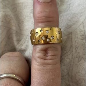 Designer inspired gold cz wide etoile band. Sz 6. New